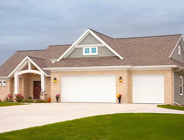 Benefits of real estate lending including credit flexibility, rapid approvals, and diverse funding options.